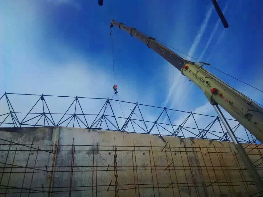 额尔古纳食堂网架结构工程